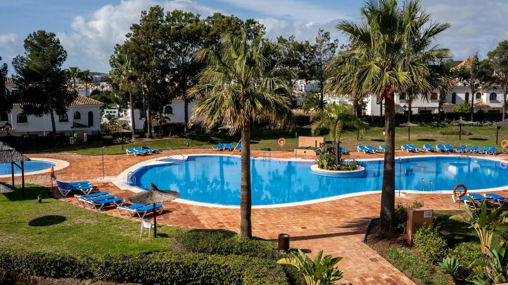 Sea View Apartment With Great Terrace And 4 Pools - Duquesa Suites 308 Manilva 0*,  Spain